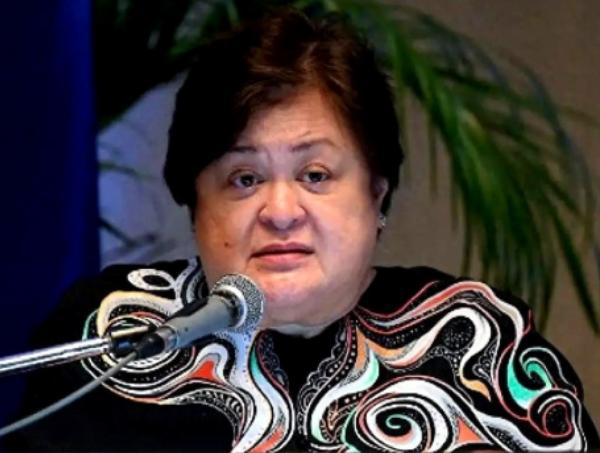 菲律宾外长站出来，对着全世界撂下一句话：我们国家的石油，只够烧40天了。

话音