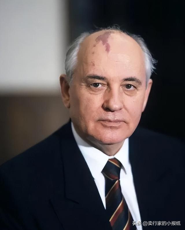 戈尔巴乔夫如果“摸着石头过河”能够拯救苏联吗？其实，这种假设忽视了一个重要事实，