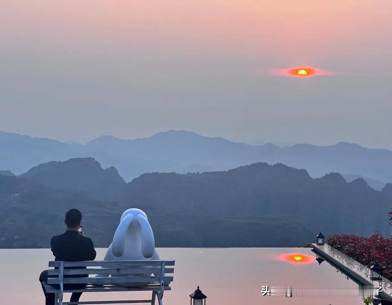 绍兴嵊州新昌19峰
夕阳云海茶山油菜花
构筑完美画面
山中来客
小憩
为赶脚的行