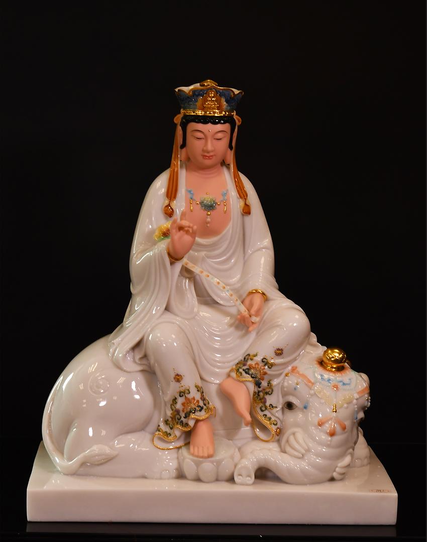 苦皆来源于认知，要不断的打破自我，不活在过去，不给某个人某件事贴标签，不给自我贴