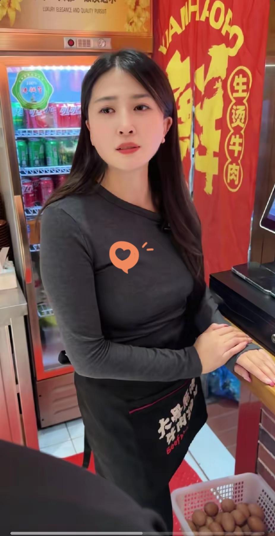 你说现在这社会是现实冷漠？可前两天小饭馆里发生的一幕，直接让我眼泪破防了！

那