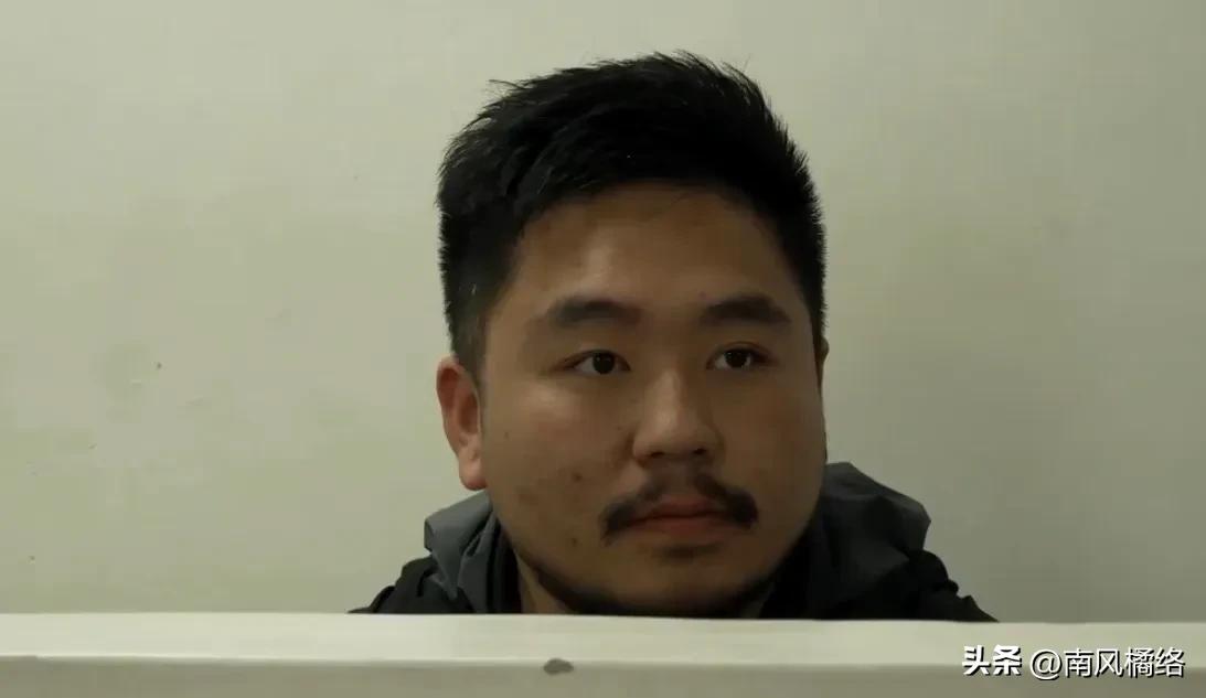 27岁中​国公​民张克群在肯尼亚机场被捕。

根据肯尼亚当地的警方透露，他当时正