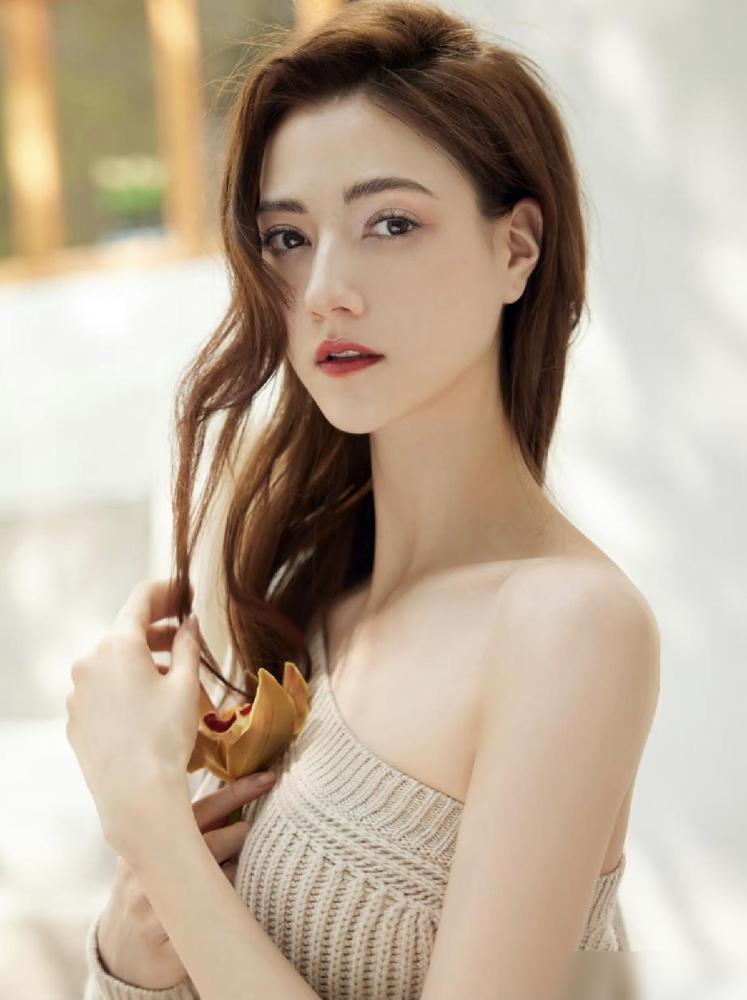 娜然以后肯定不能演戏了不是她演技不好，也不是没人找她拍戏，而是她的路太窄了。
