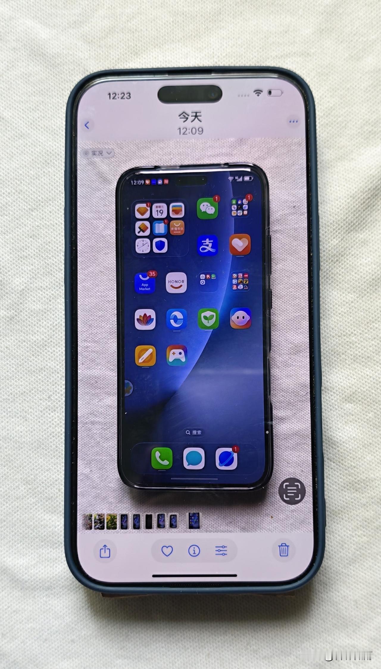 我喜欢摄影，拍了不少照片.我想买一部拍照性能好，内存大的手机.经过比较，选择.我