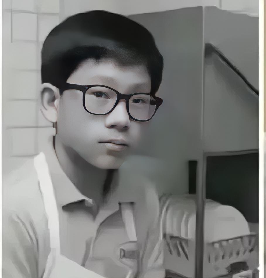 1970年代，少年黄仁勋在美国中餐厅打工刷盘子，印证成功从非偶然。彼时的他青涩稚
