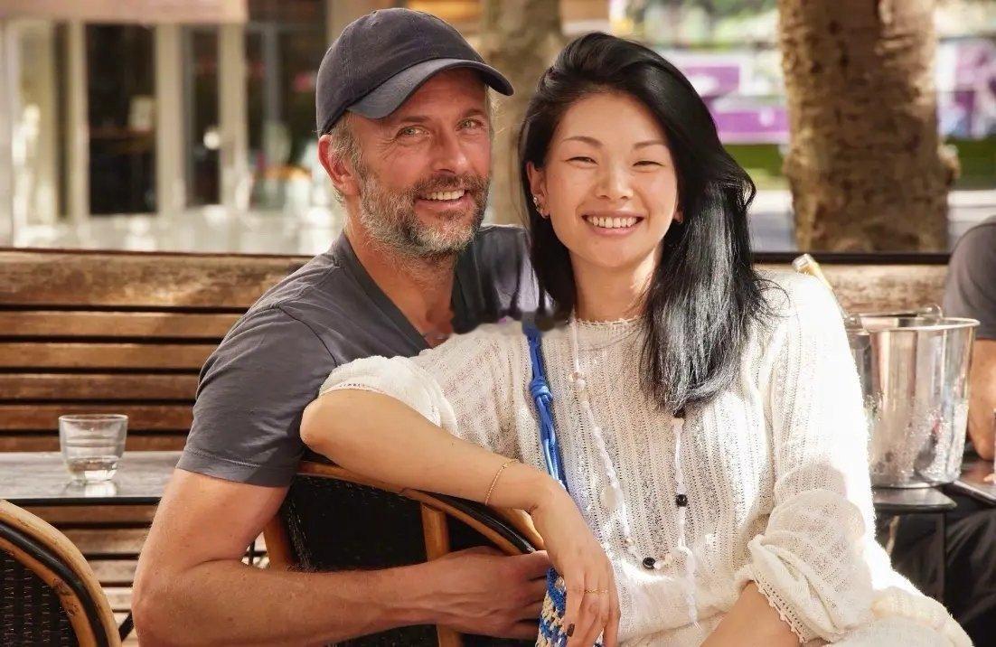 超模吕燕一家三口度假，大20岁法国老公露脸，13岁混血儿子又高又帅！ ​​​