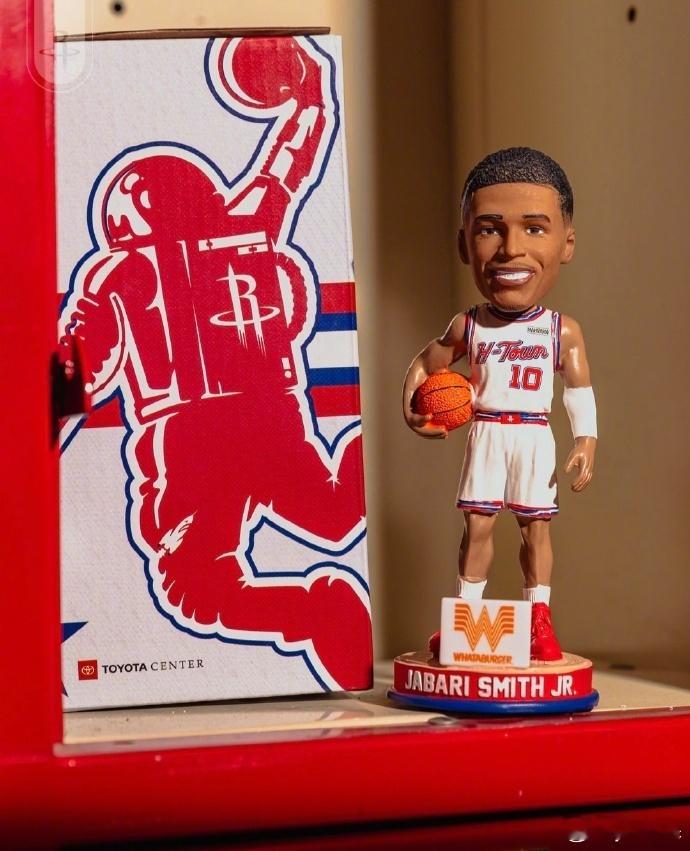 强势反弹！火箭战胜鹈鹕 冰封许久的火箭三分，终于迎来了回暖，有了外线的火力支持，