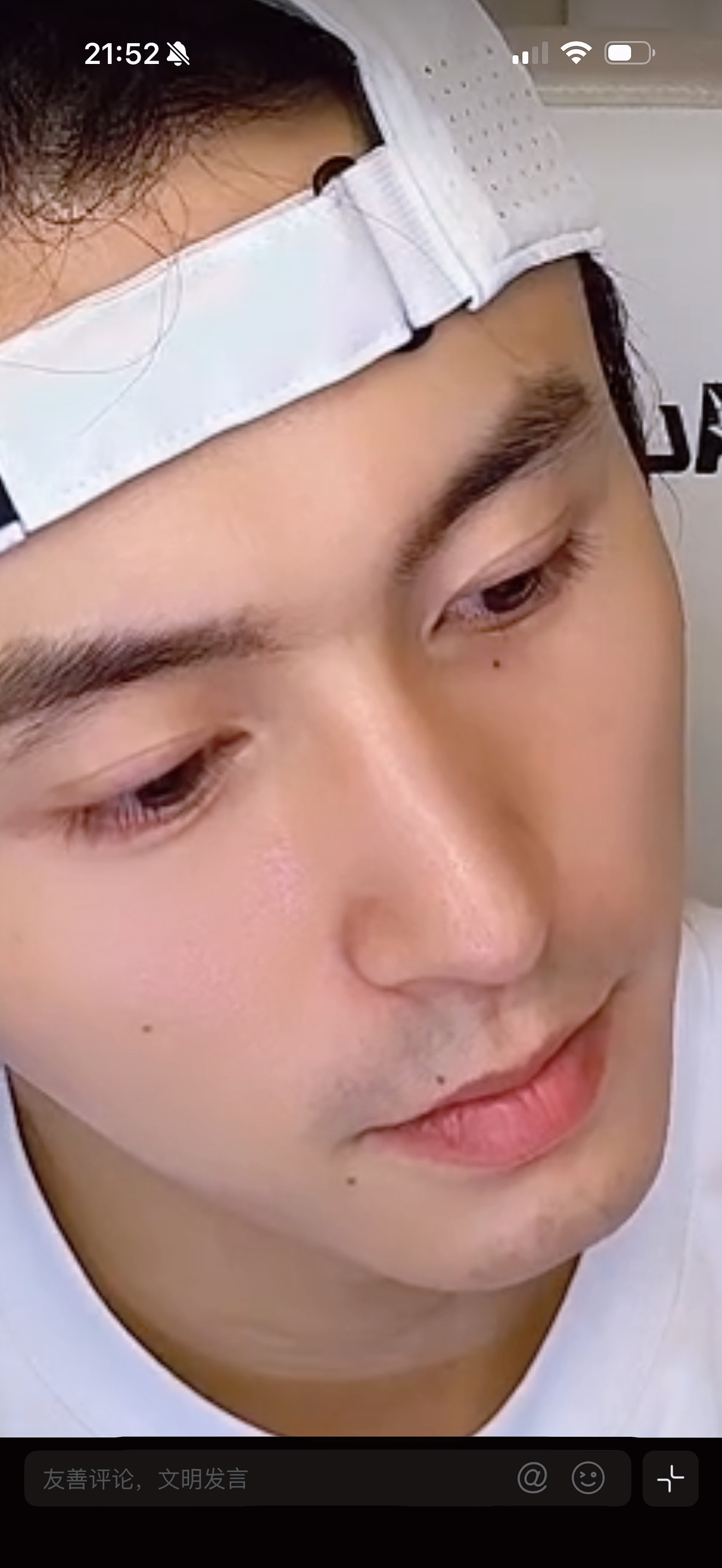 直线是人为的，曲线是上帝的。那么宝宝身上所有的曲线都是神明最用心的作品