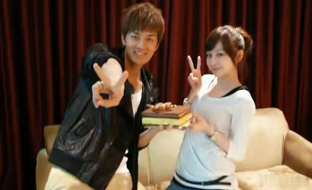 王心凌吴克群俩人都40多岁了 有人懂我的点吗！刷到国民甜心和国民女婿一起的瓜！！