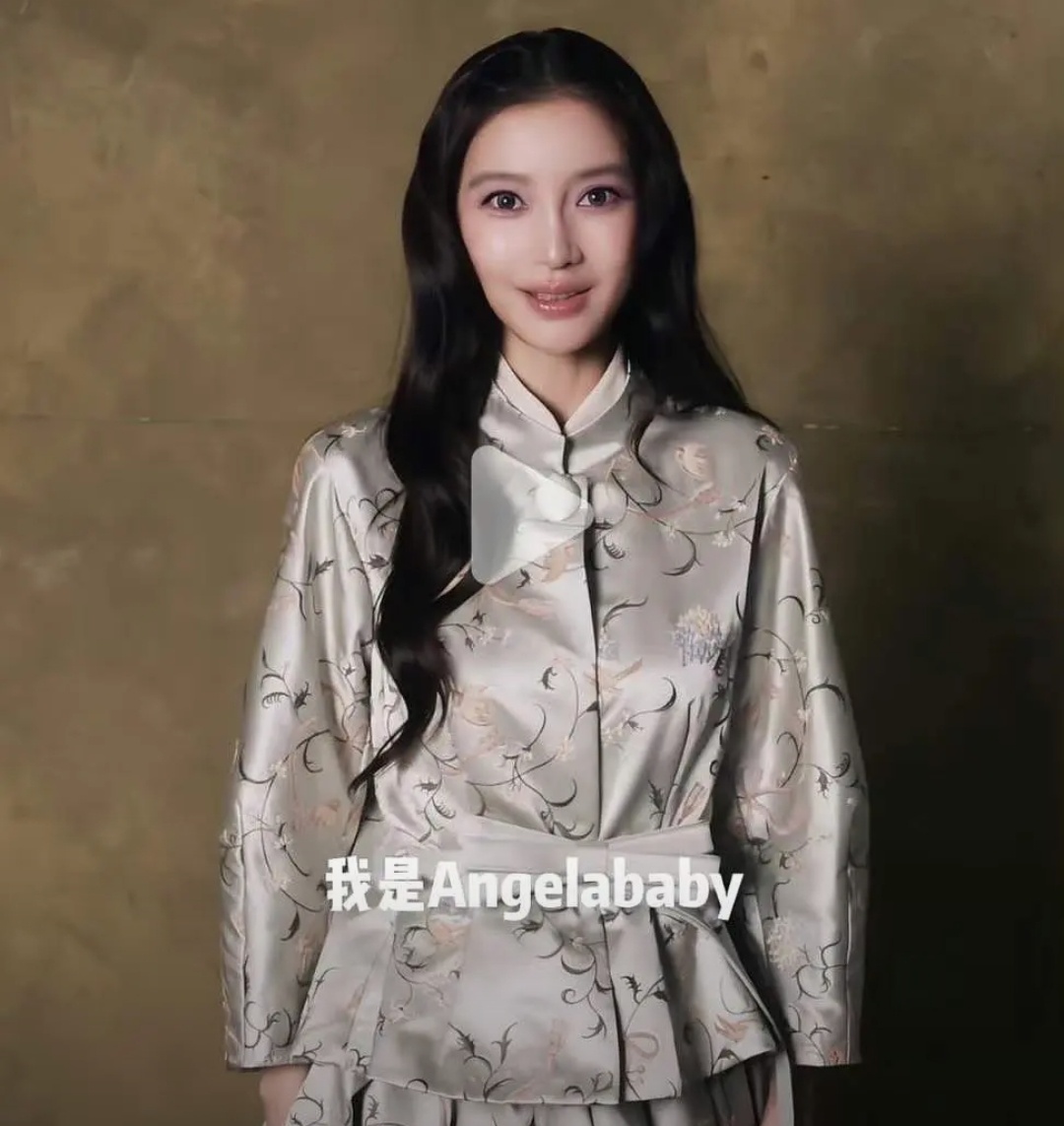 杨颖脸也崩了啊，医美痕迹好明显 ​​​