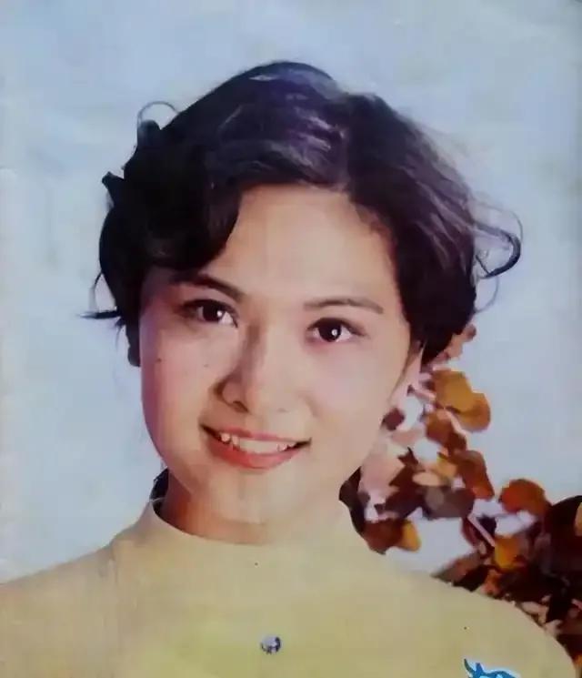 曾经，韩月乔与潘虹、张瑜、陈冲、刘晓庆等女星一同频繁亮相画报，风姿绰约，备受瞩目