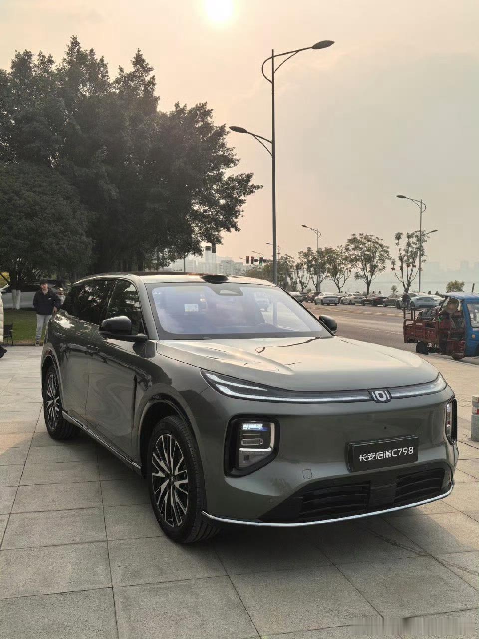 长安启源C798各位认为打得过理想L6吗？ 