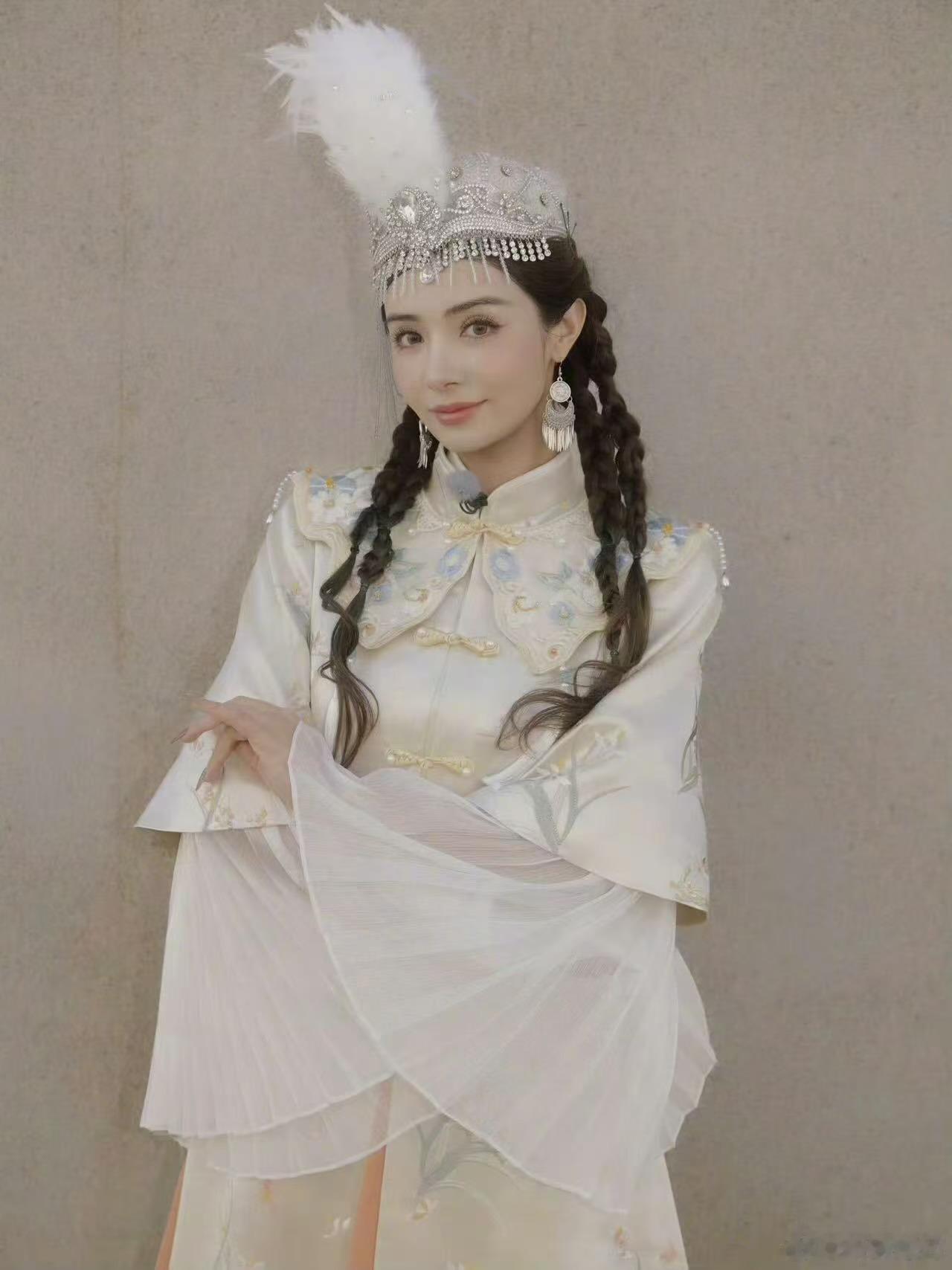 宇闪2进入大耍起时代，宇宙爆闪团的疯感染麦迪娜，她的胜负欲直接拉满。原来被疯感染