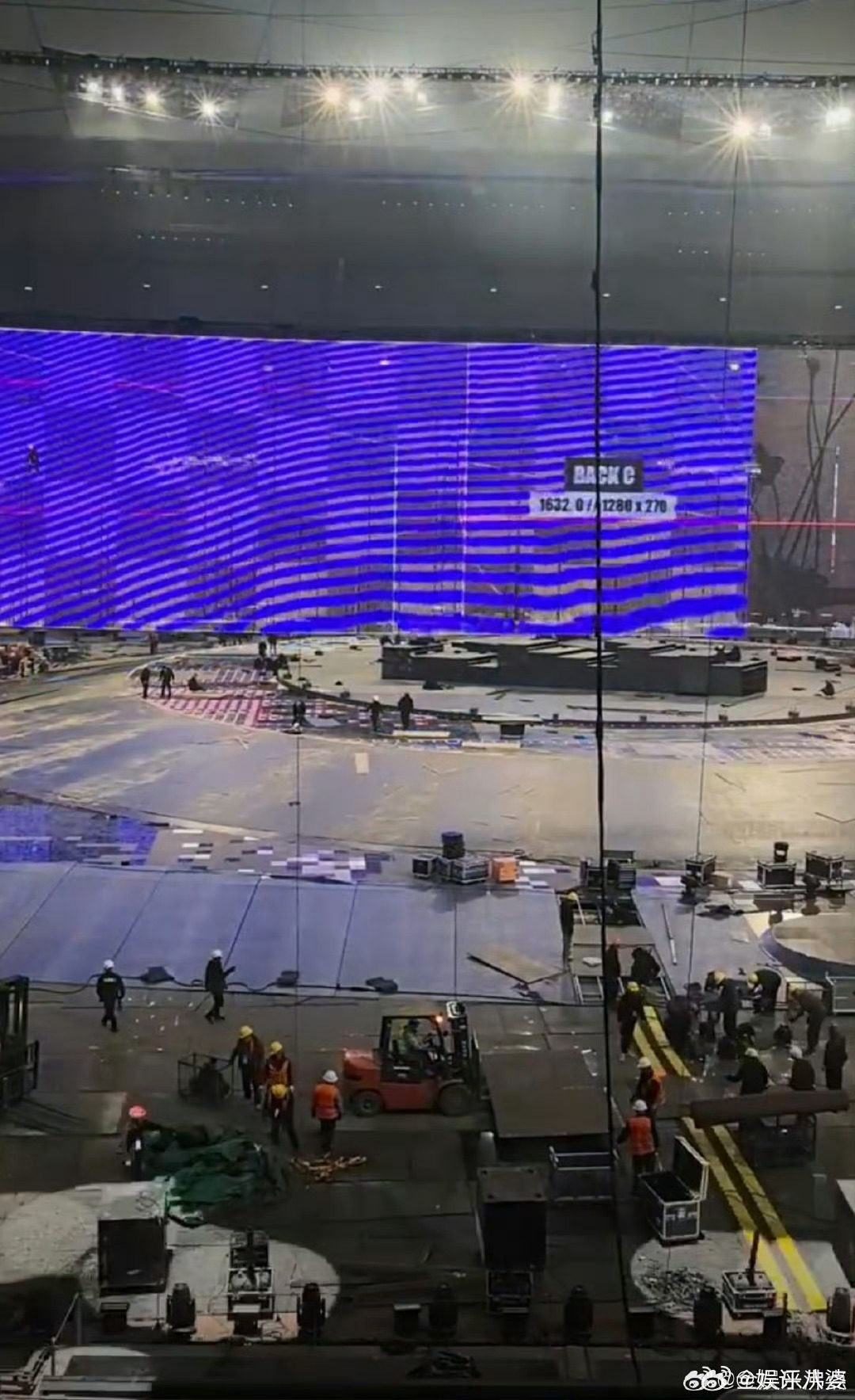 张杰鸟巢演唱会是1982闭幕式吧头回追演唱会追装修追得上头，张杰鸟巢这配置也太拼