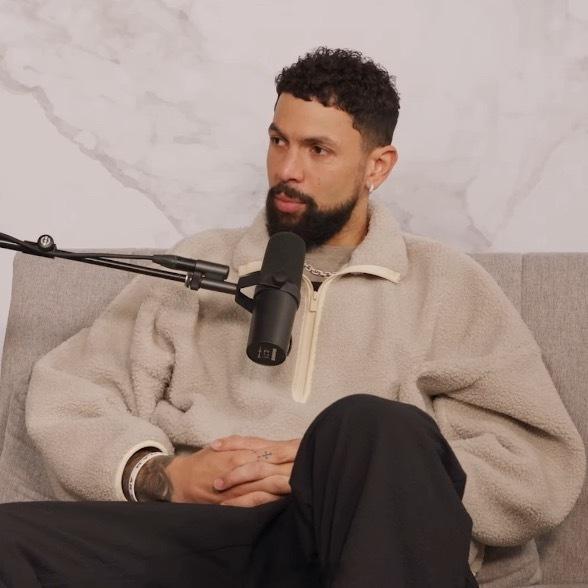 奥斯汀-里弗斯在NBC的节目中，谈到湖人应该尽快甩掉詹姆斯，避免影响球队未来[思