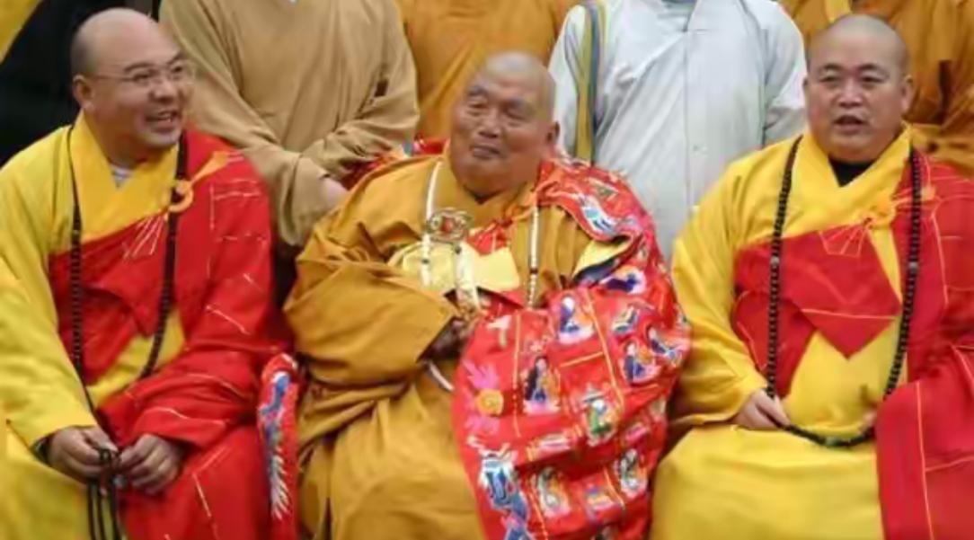 他们吃斋之人，怎么这么肥头大耳。