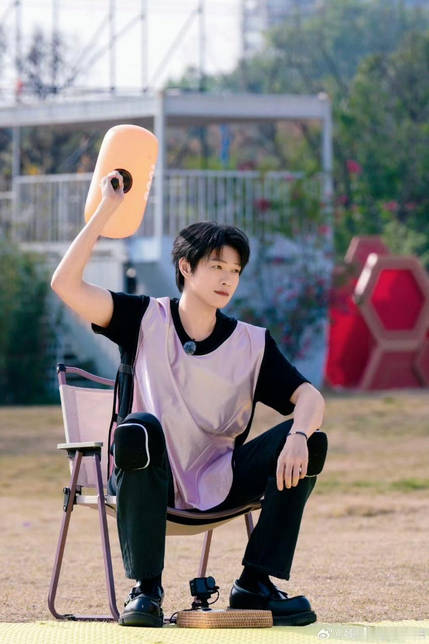 杨迪是尝过魏大勋的嘴吗周五晚高疯 看完这段满脑子都是杨迪那句话，到底是有多熟悉魏