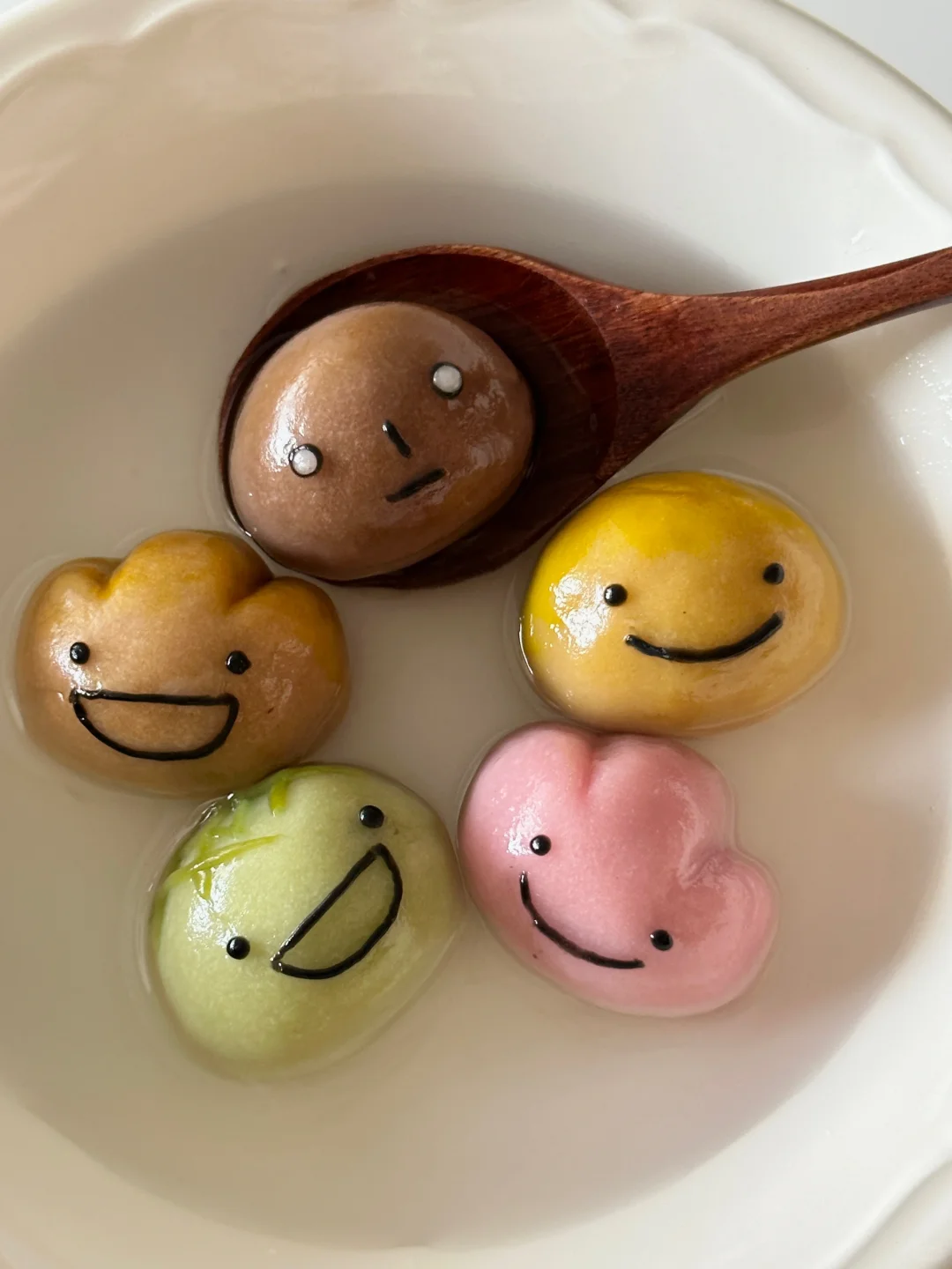 o⊥o 烤焦面包芋泥馅儿汤圆～