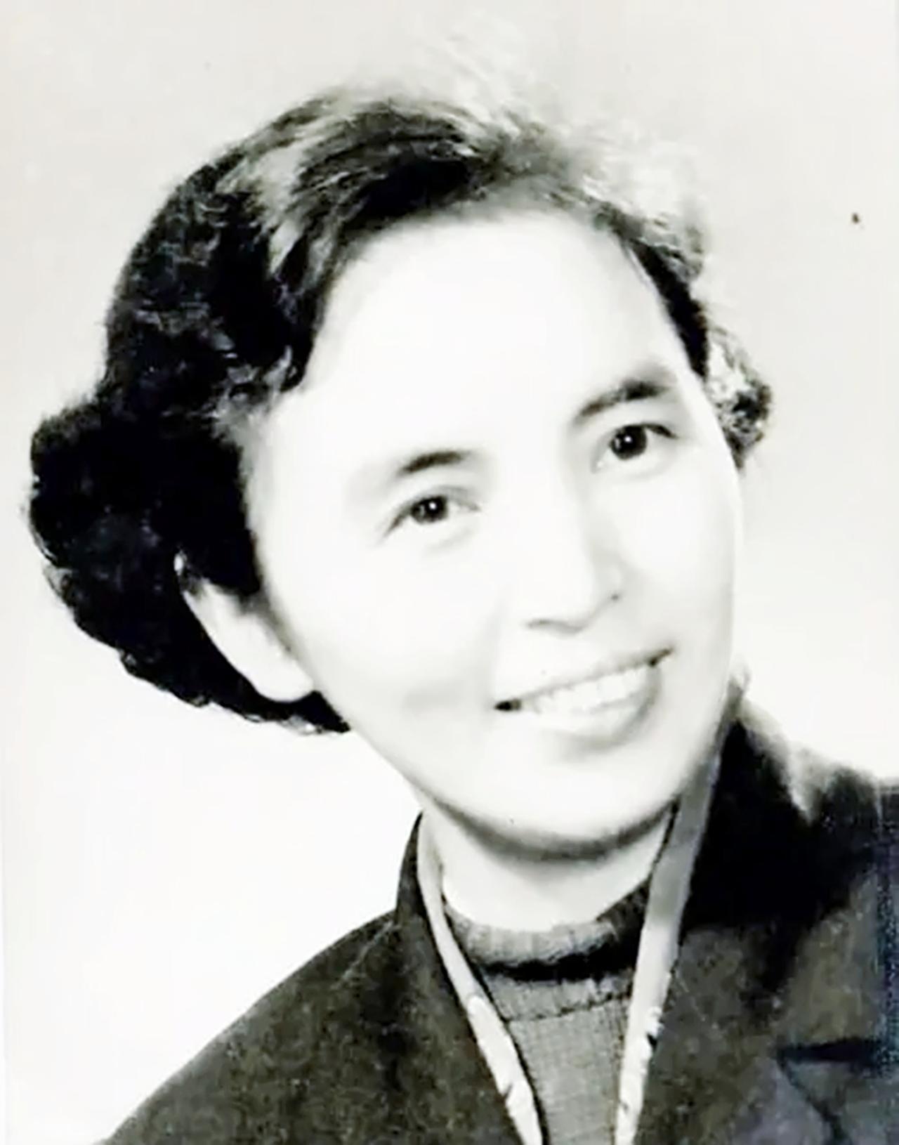 1940年6月27日晚，苏北郭村的夜色被暴雨彻底吞噬，狂风裹挟着豆大的雨点，狠狠