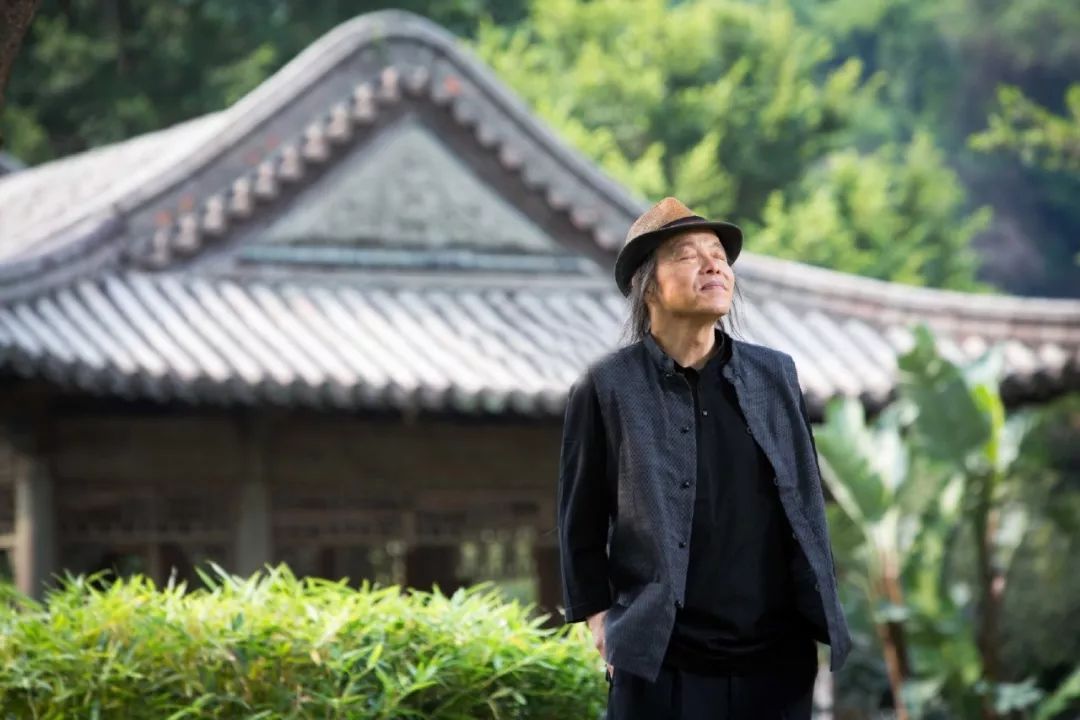 林清玄曾经在去世前的采访里被问到：“如果要给现在的年轻人提成长建议，你会最想对他