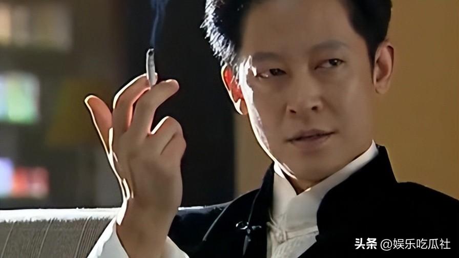 风光已不在！王志文现状太唏嘘，从情场浪子到拄拐老人，代价显现
 
曾经荧幕上意气