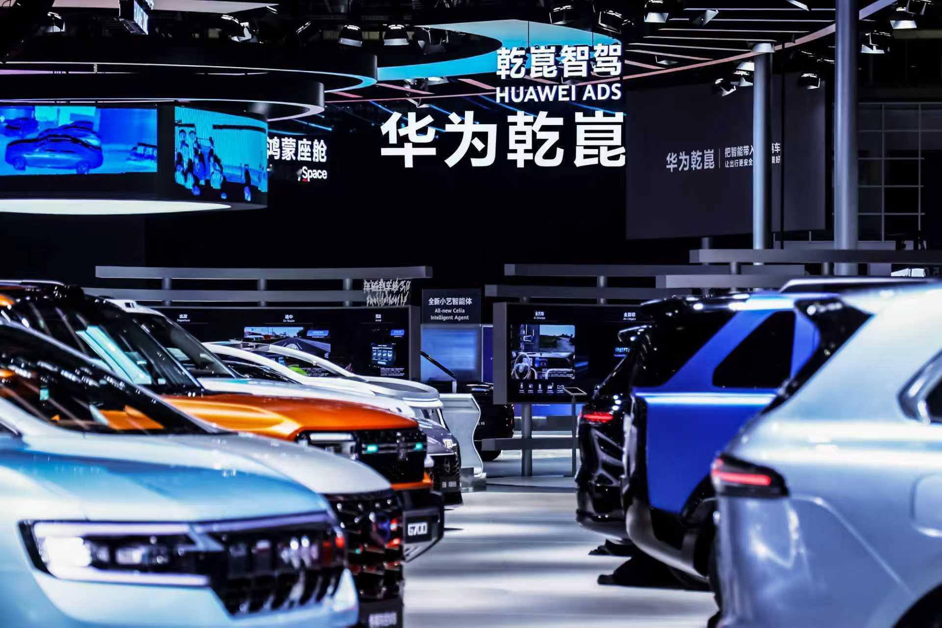 兄弟们！技术大会看了吗？直接炸场了！11大黑科技齐发，尤其是那个AMS三合一舱内