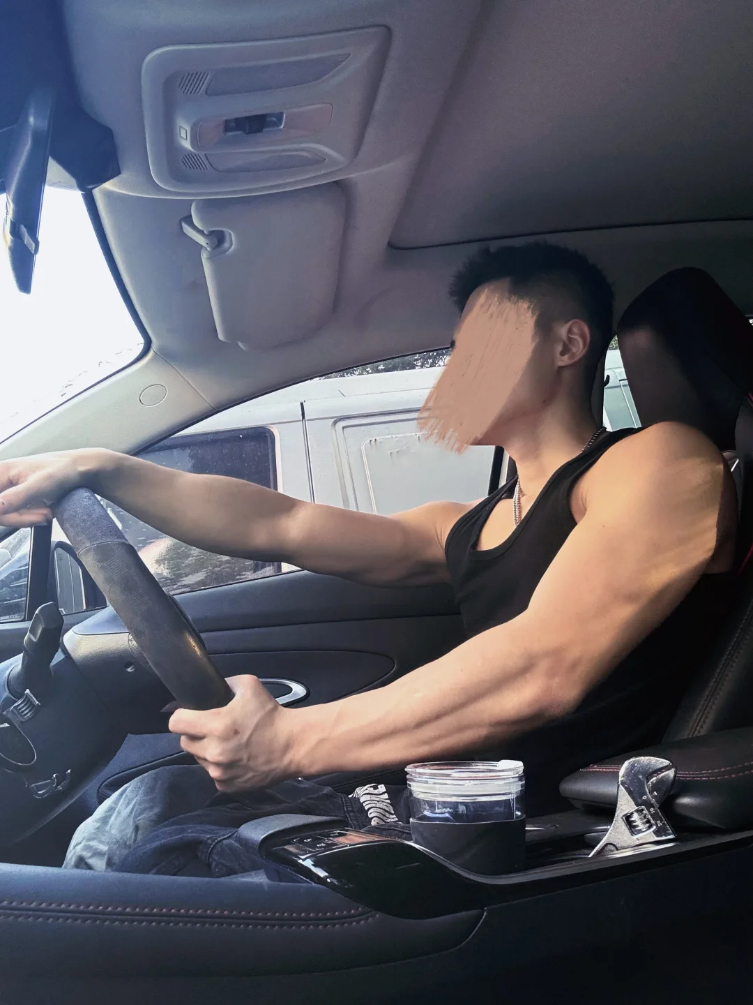 老大，我们每天装傻充愣真有人喜欢我们吗。