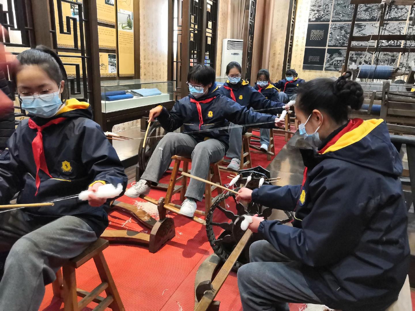 黄道婆为什么能凭一门手艺，让松江衣被天下后人都说她“衣被天下”，可这位把松江变成