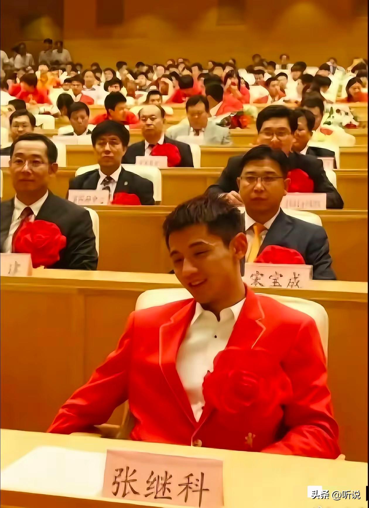 当年确实是意气风发，风光无限