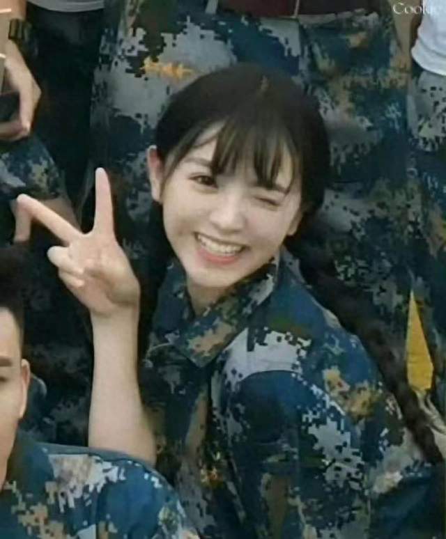 少年感拉满！田曦薇15年高中旧视频曝光，从小美到大