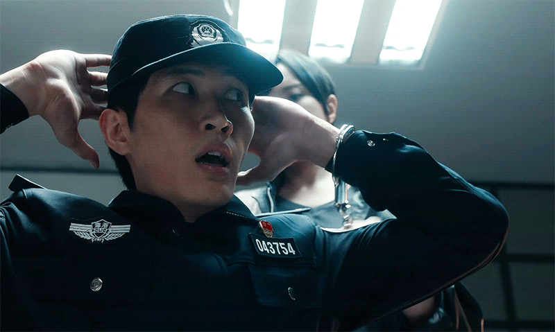 从被问你俩是一伙的，商凯就开始藏不住的爽死。 