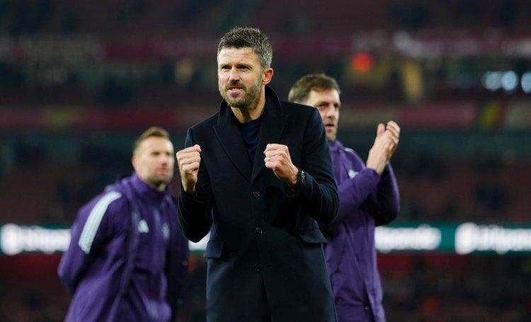 记者卢克赫斯特撰文：在对阵阿森纳时，卡里克几乎没有流露出任何情绪，他只是偶尔平静