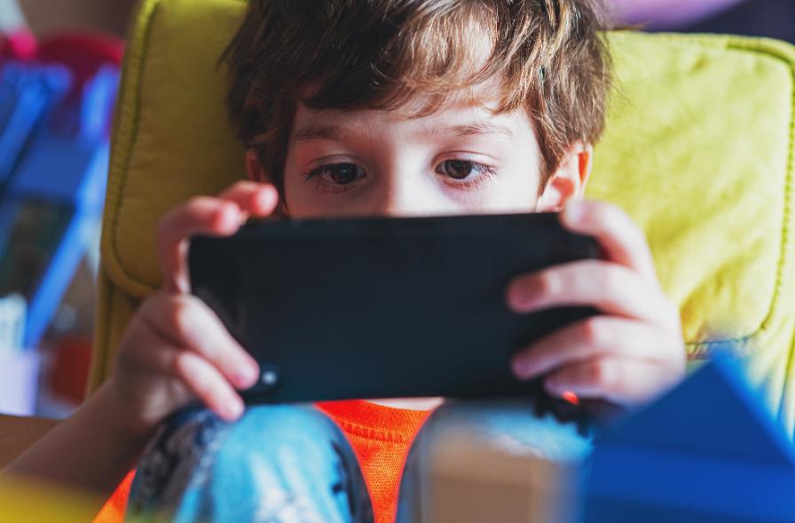 毒流量盯上孩子！从启蒙软件到电商平台，无孔不入太可怕

家长们一定要警惕，无形的