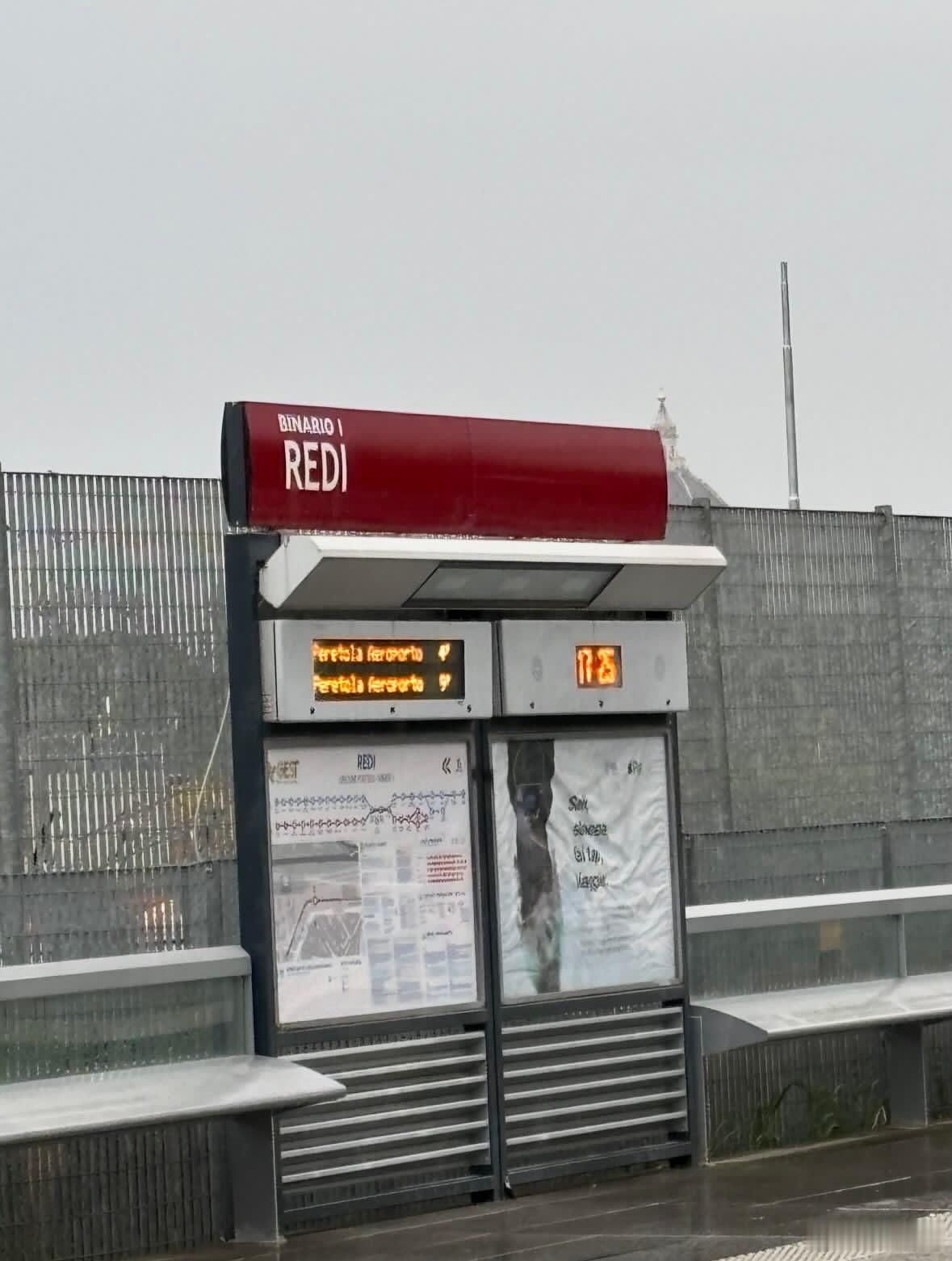 港人夫妇意大利遇窃失护照 内地游客地铁站垃圾桶寻回海外新鲜事海外旅游 热心网民在