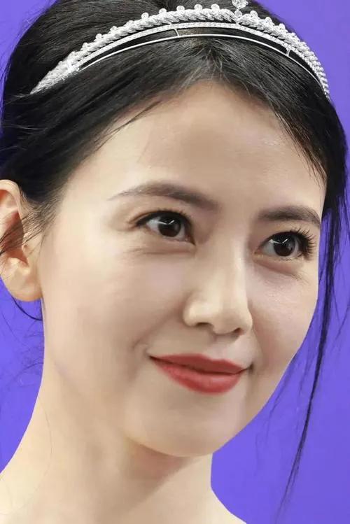 这样的高圆圆你们喜欢吗，不医美，不装嫩，虽然略显老态了，但更能让人看到真实生活痕