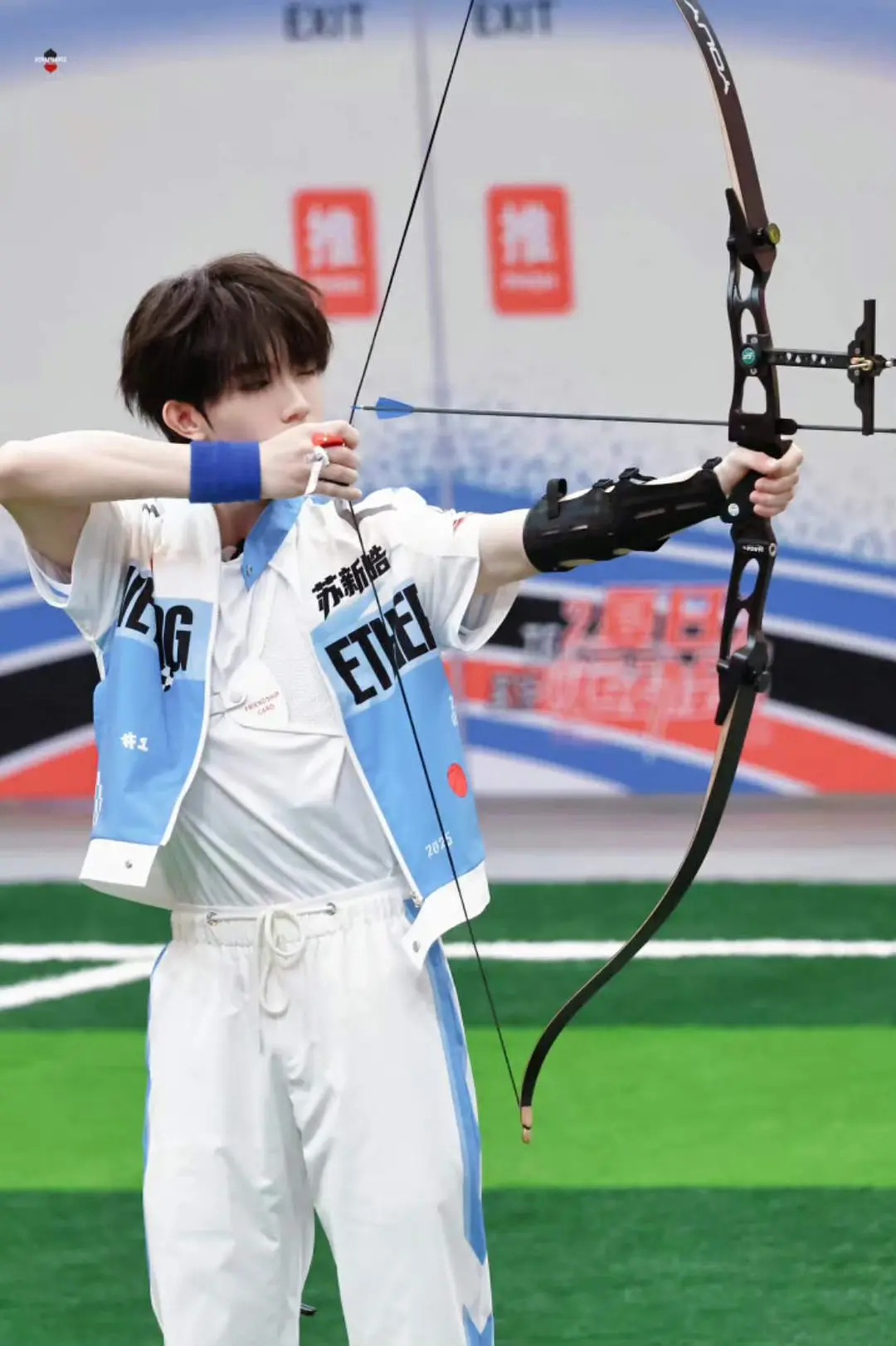 苏新皓被粉丝感动到落泪2026TF家族运动会铲好 