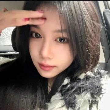 冬日车内自拍，暖色系穿搭，温柔甜美甜系自拍写真 车后座自拍 车感自拍 车室内自拍