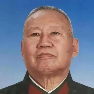 1978年，原空军副司令张积慧被撤职，被关了两年后，转业的他，到成都420厂当厂