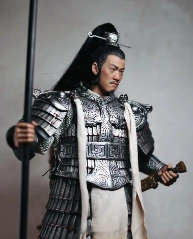 李英爱问张凌赫很有名吗《大长今》的李英爱我知道，应该很有名。张凌赫是演了一部《逐