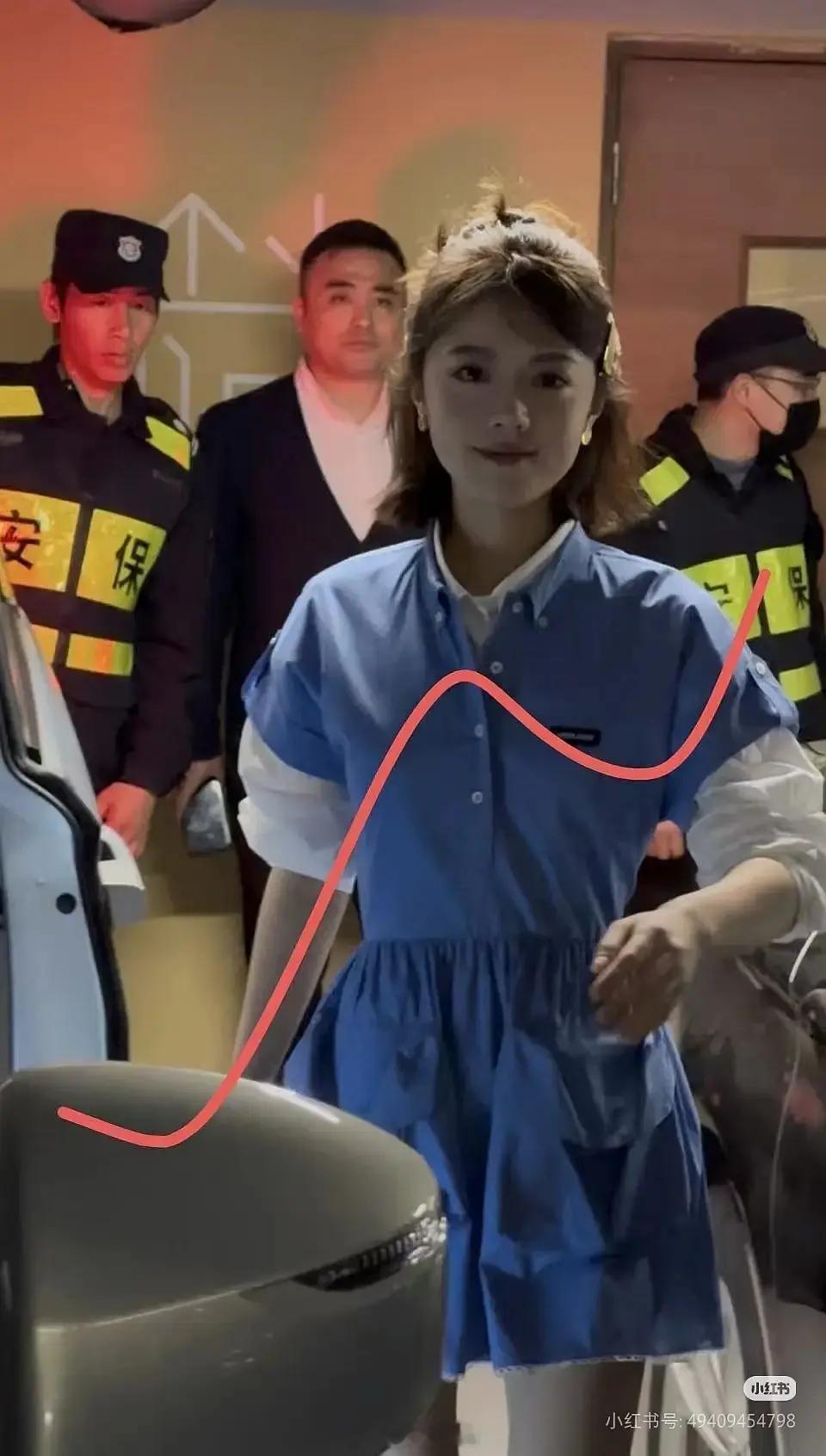 哇哦，赵今麦今天有点让我刮目相看了，miumiu线下活动造型不说多么亮眼，至少没