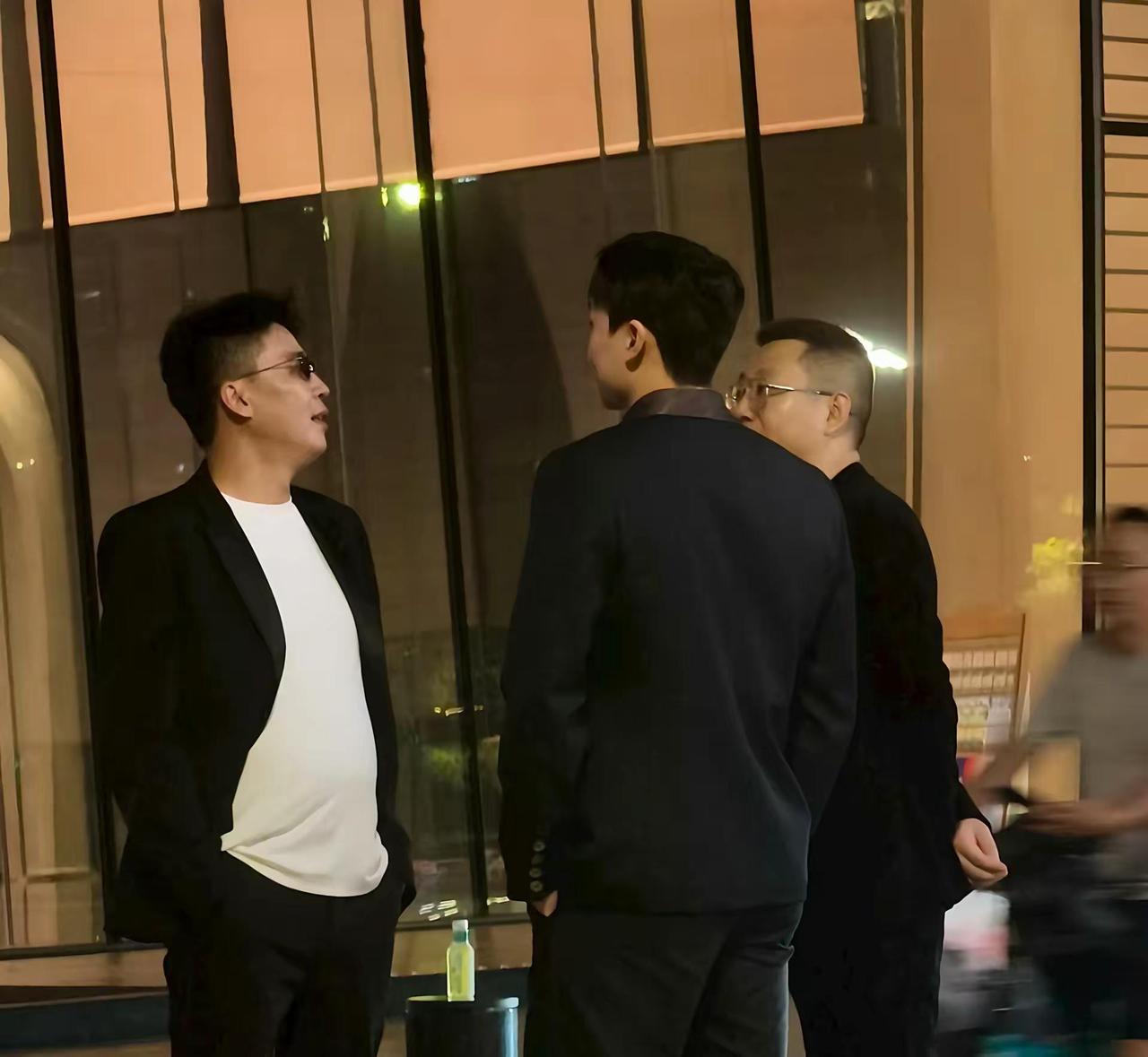 刘一手王小源 源佑手