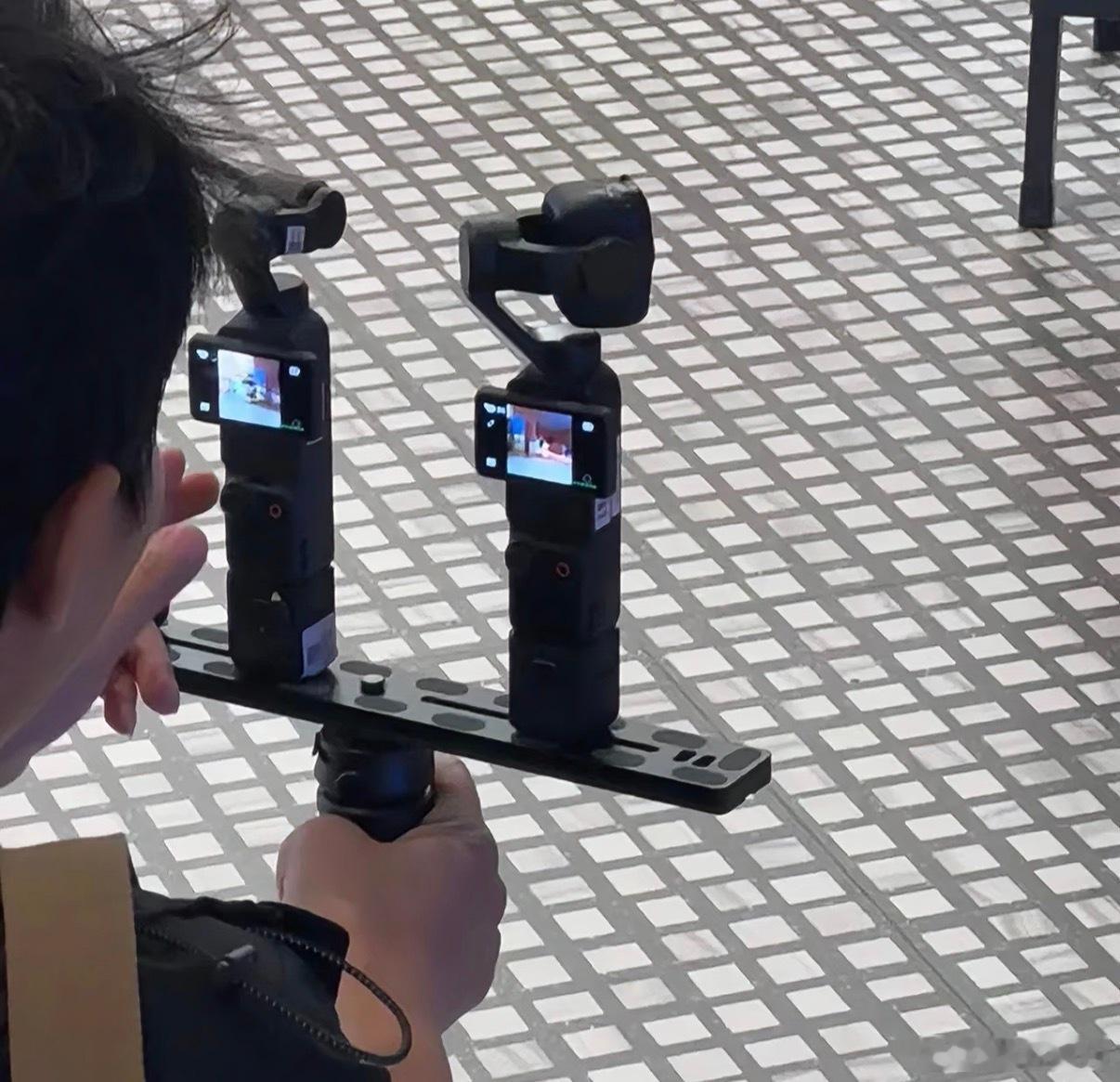 网友拍到这是在测试大疆Pocket 4？看来真有可能双摄啊