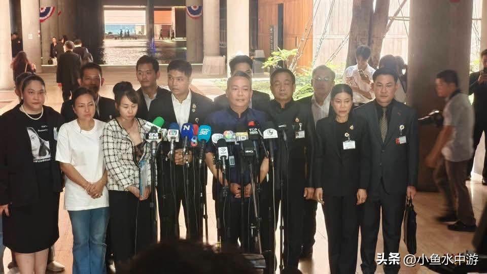 泰国枪击事件引关注 家属遇威胁 议员承诺彻查
 
近日，曼谷辉煌区发生一起枪击案