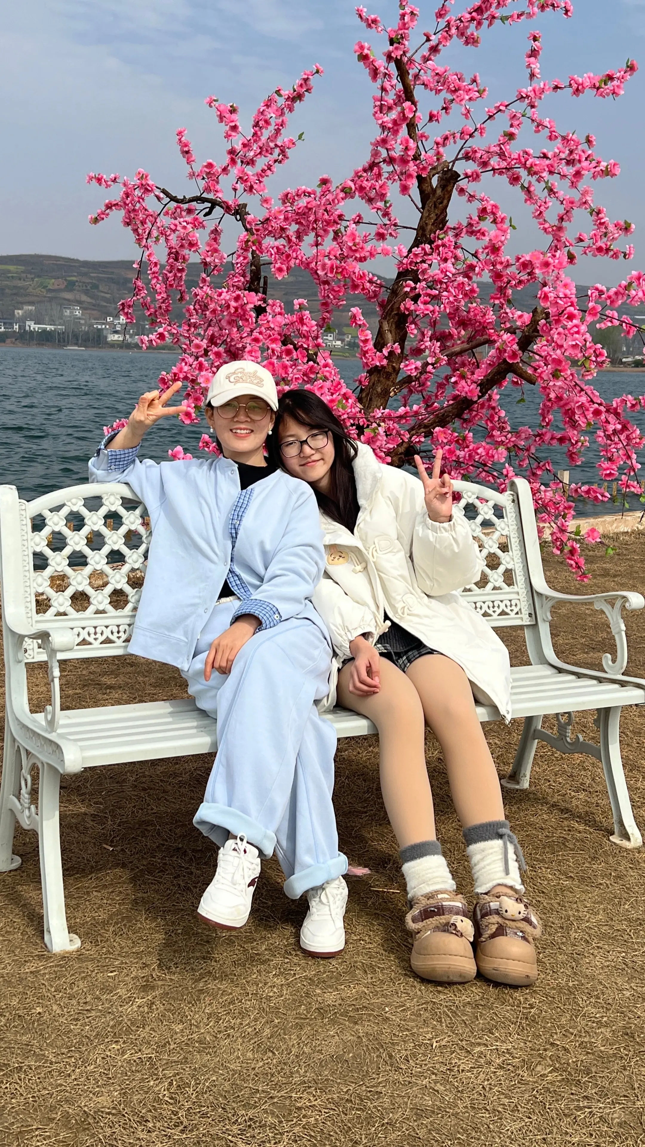 再简单的饭菜也需要人去做，再乖的小孩也需要人陪、也需要教育、也需要被照...