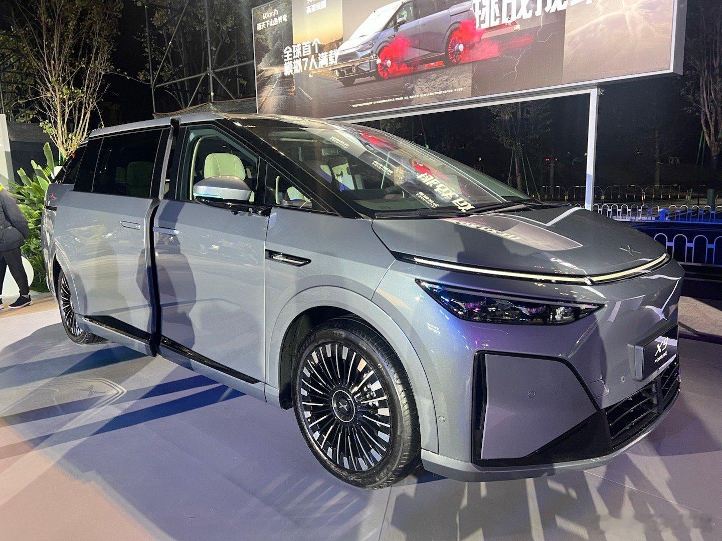 小鹏X9带着鲲鹏超级增程技术，把传统增程的痛点都给解决了．452公里纯电续航，1