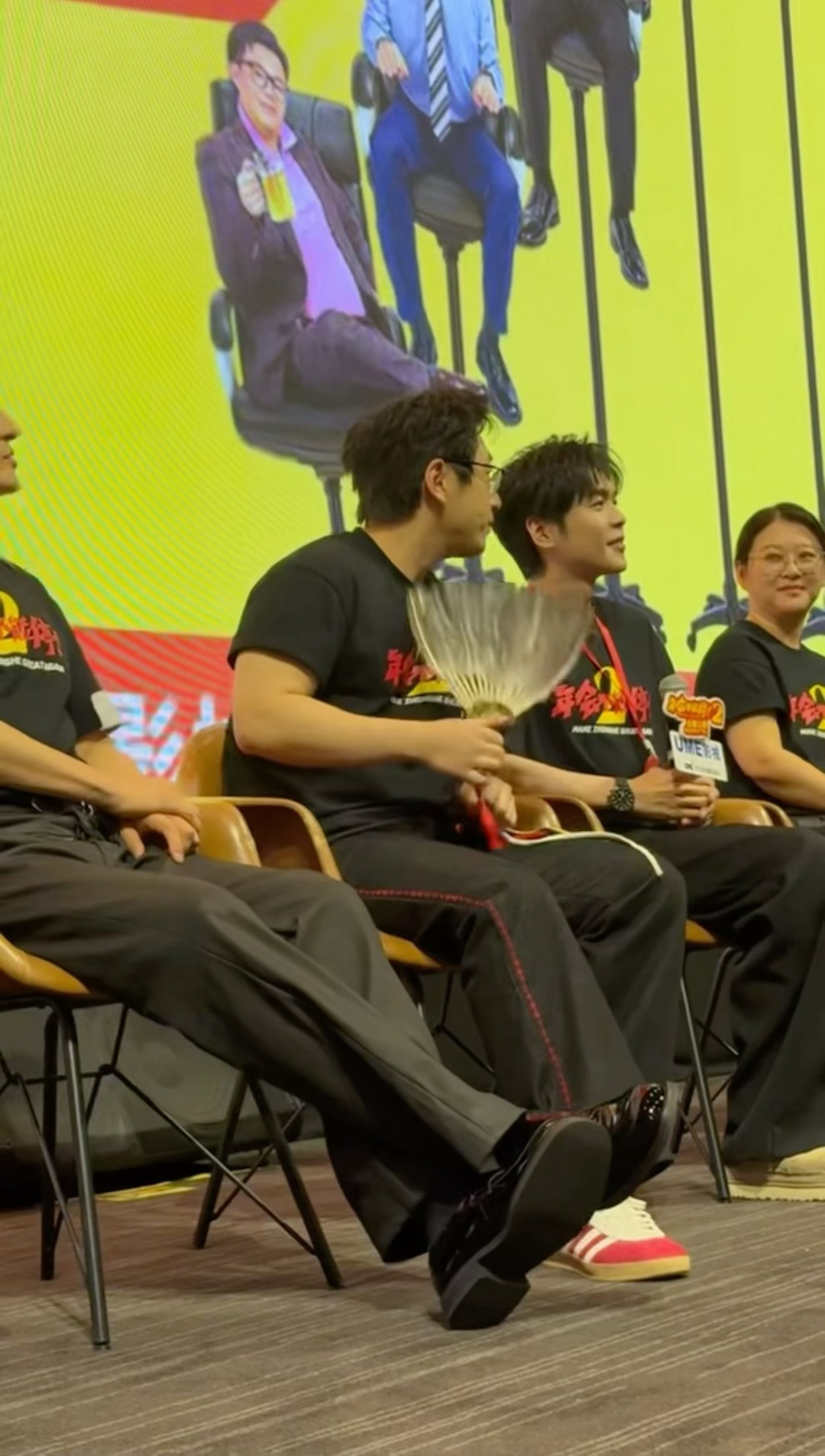 张若昀白客被问在甄嬛传能活几集 年会2路演笑点也太密集了吧，白客说马杰能撑到大结