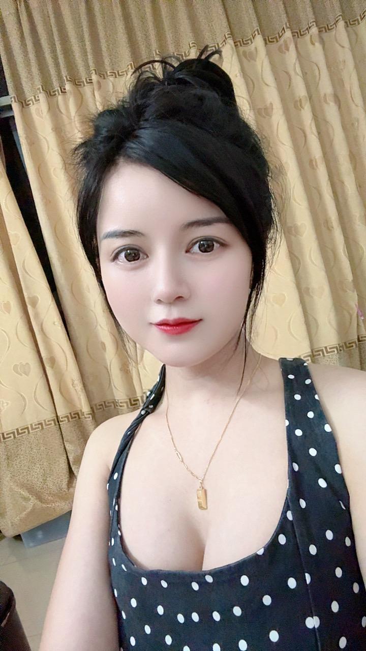 五一我们在二桥见一面吧，我穿裙子烤鸡腿 给你吃