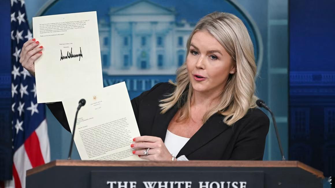 【特朗普宣布对更多国家征收高达 40% 的新关税】（CNN）美国总统唐纳德·特朗