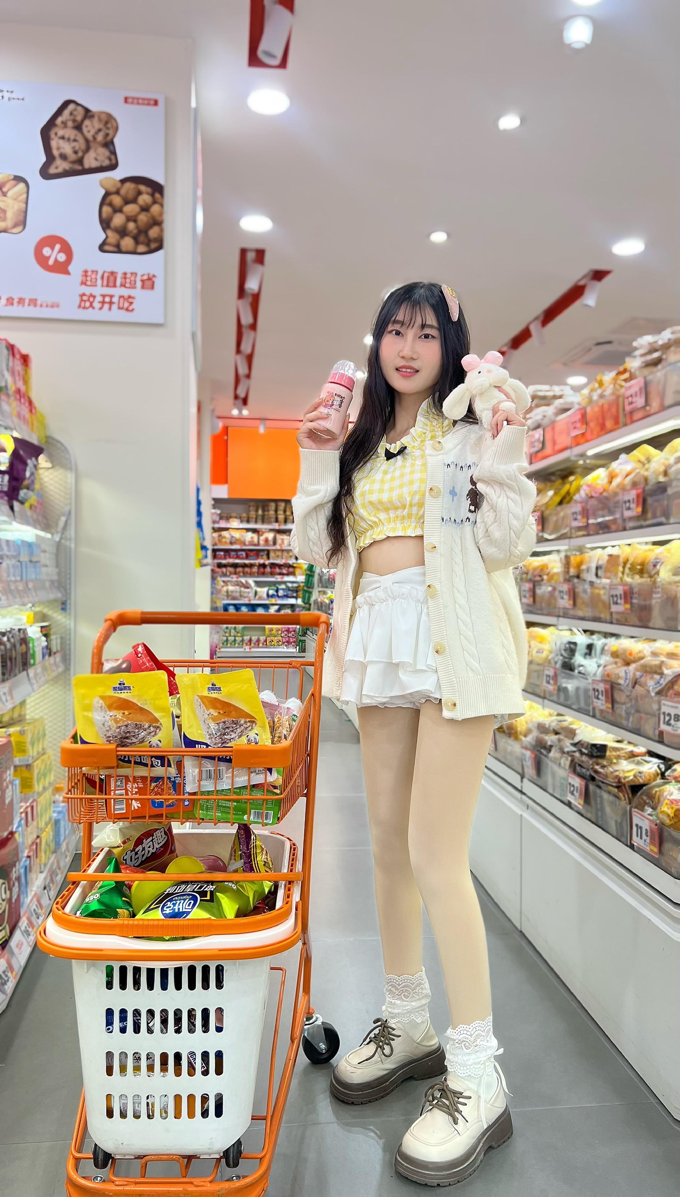 海边画画，美化餐车🎨