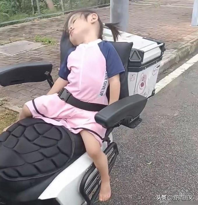 穷人到底该不该生孩子？
过去农村人越穷越生娃，只要有口饭吃，在农村不生孩子村里的